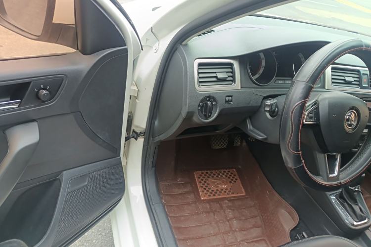 Used Skoda Rapid Spaceback 2018 1.6L Automatic Comfort Edition