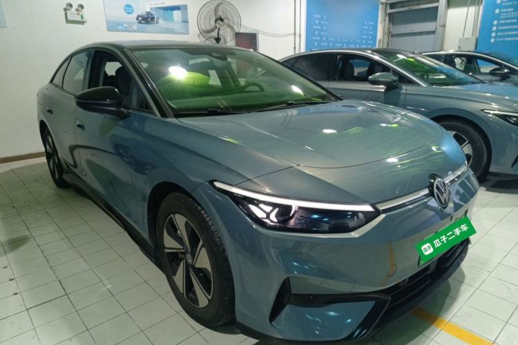 Used Volkswagen ID.7 VIZZION 2024 AIR model Front Right 45 Deg