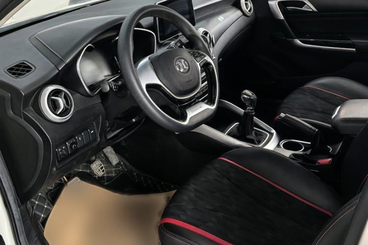 Used BAIC Senova D50 2018 1.5L Manual Luxury Intelligent Driving Version Interior 2