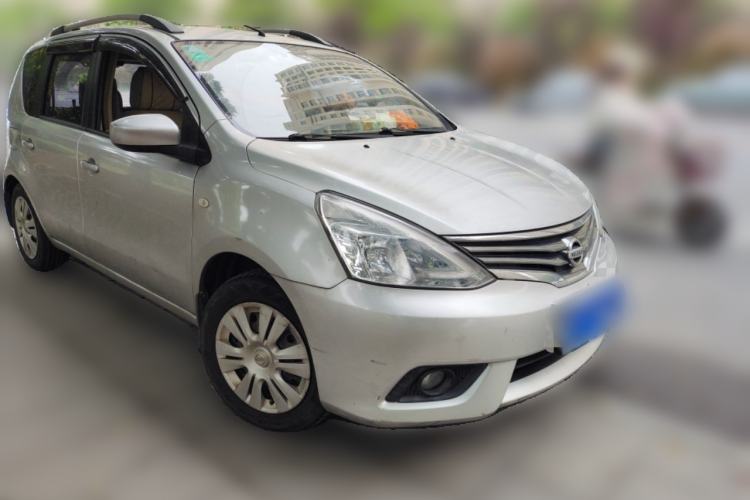 Used Nissan Livina 2013 1.6XE Manual Comfort Edition Front Right 45 Deg
