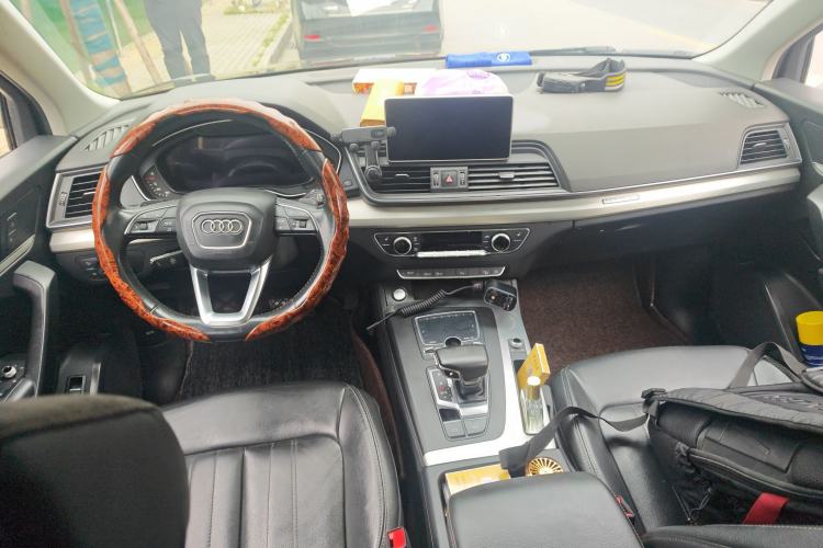 Used Audi Q5L 2020 Updated 40 TFSI Prestige Fashion Edition Center Console