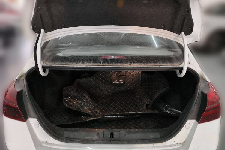 Used Geely Auto Emgrand 2019 Leading Edition 1.5L Manual Luxury Model China V Standard Trunk