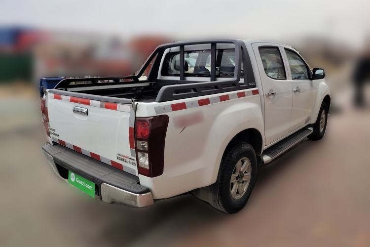 Used Isuzu D-MAX 2015 2.5T Four-Wheel Drive Automatic Ultra-Luxury Version 4JK1 Exterior 5