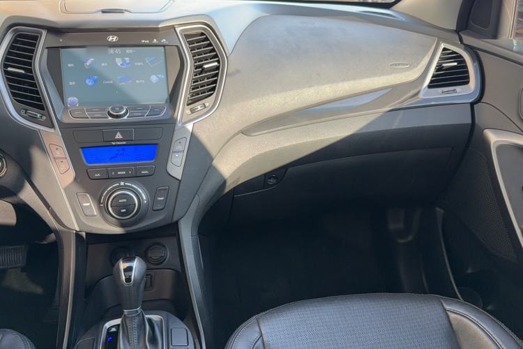 Used Hyundai Santa Fe 2013 2.4L Automatic Two-Wheel Drive Smart Version