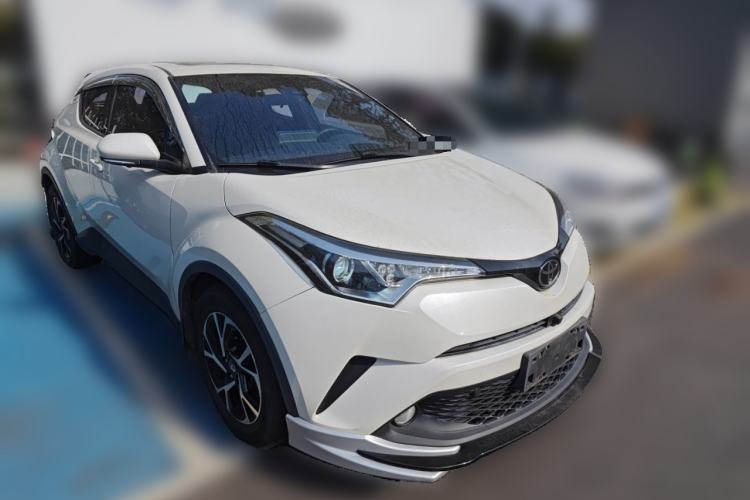 Used Toyota C-HR 2020 2.0L Leading Edition Front Right 45 Deg