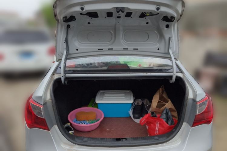 Used Hyundai Celesta 2011 1.6L Manual Comfort Edition Trunk