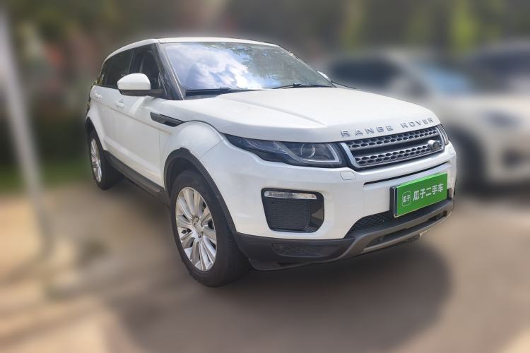 Used Land Rover Range Evoque 2018 240 PS SE Smart Brilliance Edition Front Right 45 Deg