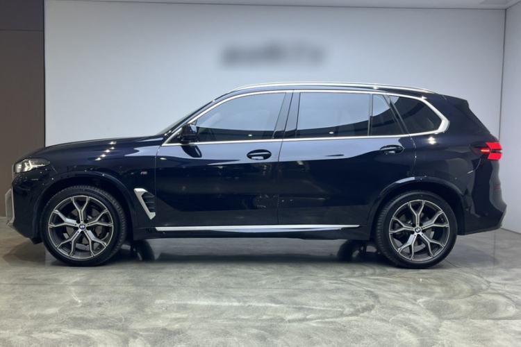 Used BMW X5 2023 xDrive 30Li Luxury M Sport Package Exterior 6