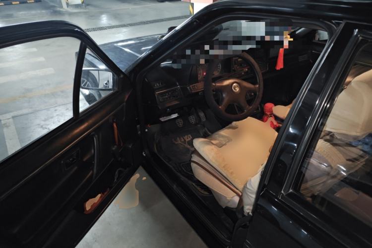 Used Volkswagen Santana Classic 2004 1.8L Standard Edition