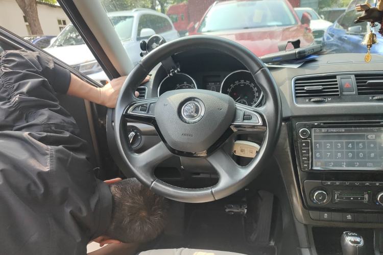 Used Skoda Yeti 2014 1.8TSI DSG All-Wheel Drive Edition Steering Wheel