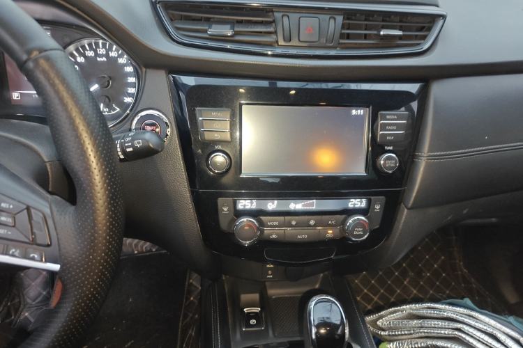 Used Nissan X-Trail 2017 2.5L CVT Leading Edition 4WD