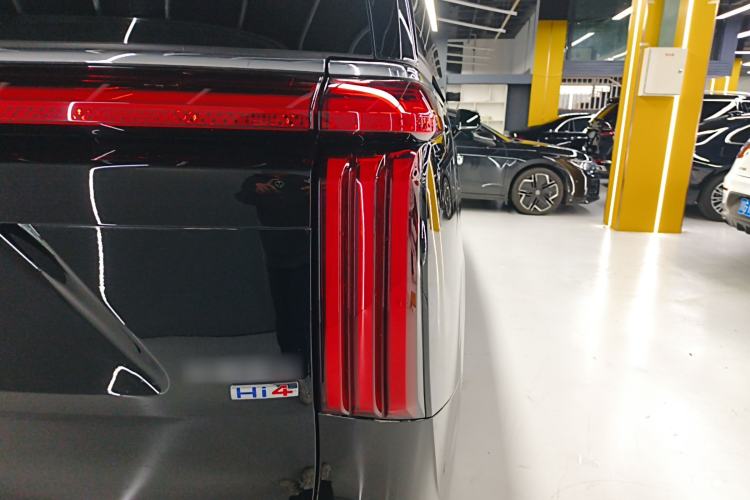 Used Wey Gaoshan 2023 Four-Wheel-Drive Executive Extended Version Right Rear Taillight