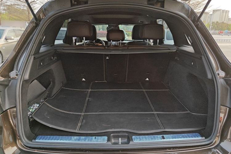 Used Mercedes-Benz GLC 2017 GLC 260 4MATIC Luxury Model
