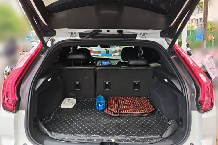 Used Cadillac XT4 2021 28T Two-Wheel Drive Leading Version Trunk