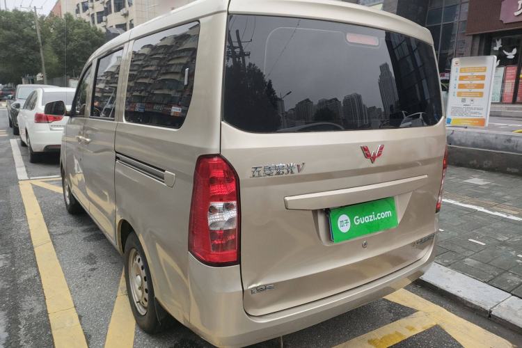 Used Wuling Rongguang V 2015 1.2L Base Version
