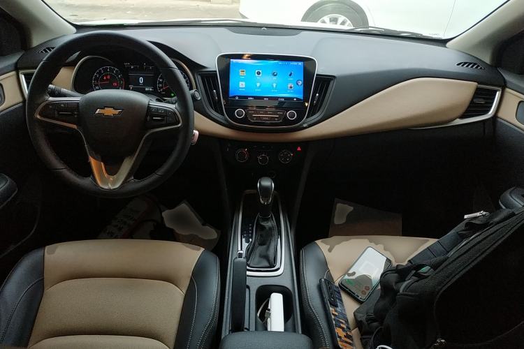 Used Chevrolet Monza 2020 320 Automatic Enjoyment Edition Center Console