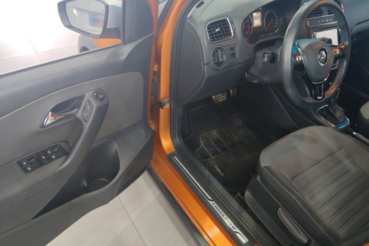 Used Volkswagen Polo 2014 1.6L Cross Polo Automatic
