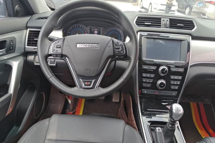 Used Haval H2 2017 Red-Label 1.5T Manual Two-Wheel-Drive Elite Model Steering Wheel