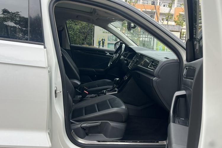 Used Volkswagen T-ROC 2019 280TSI DSG Two-Wheel Drive Comfort Version China VI Standard