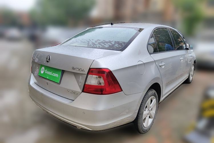 Used Skoda Rapid 2015 1.6L Automatic Smart Selection Model