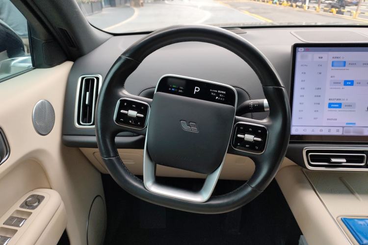 Used Li Auto L8 2023 Pro Model
