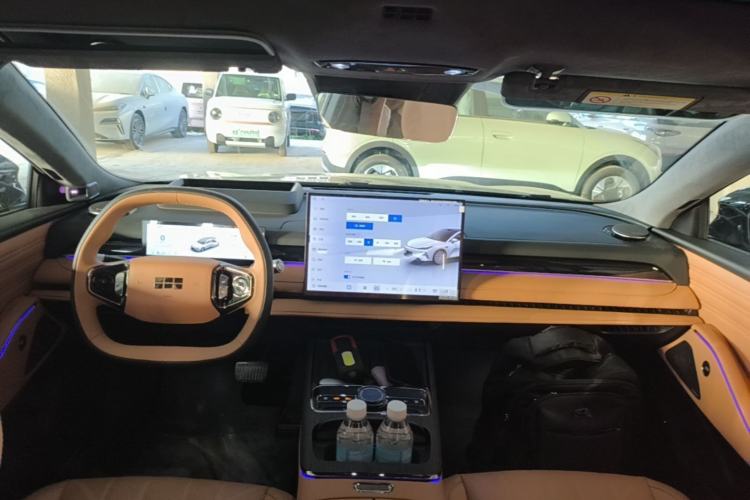 Used Geely Galaxy 8 2025 130km EM-P Starship Edition
