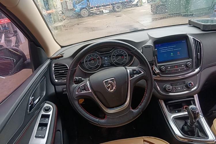 Used Baojun 560 2016 1.8L Manual Luxury Edition