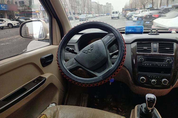 Used Wuling Rongguang 2014 1.5L S Standard Version