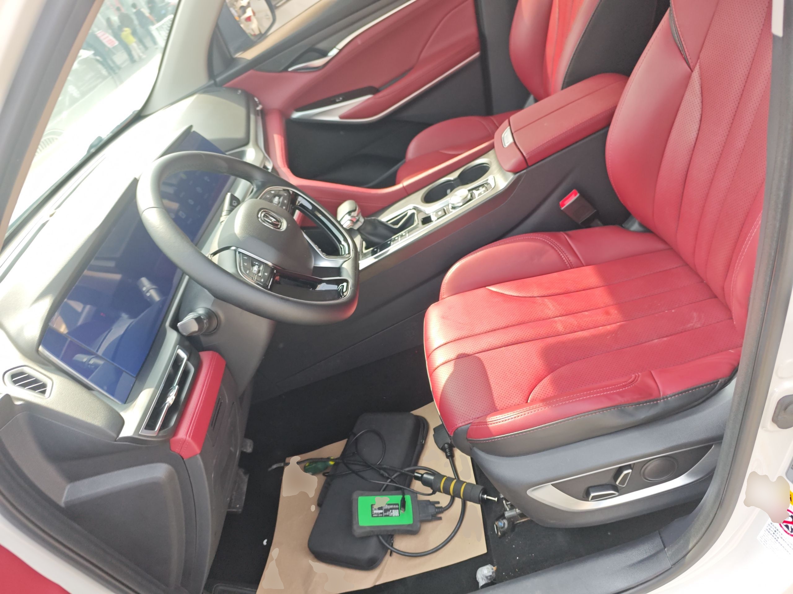 المقاعد الأمامية داخل السيارة