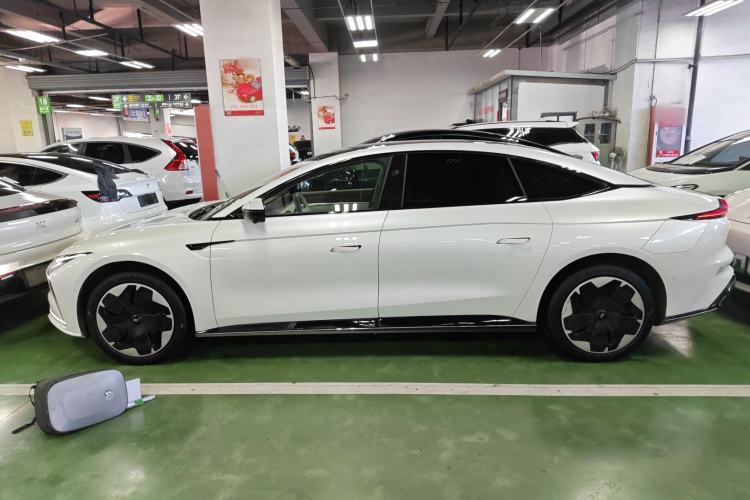 Used IM L7 2022 Dynamic Model Left Side