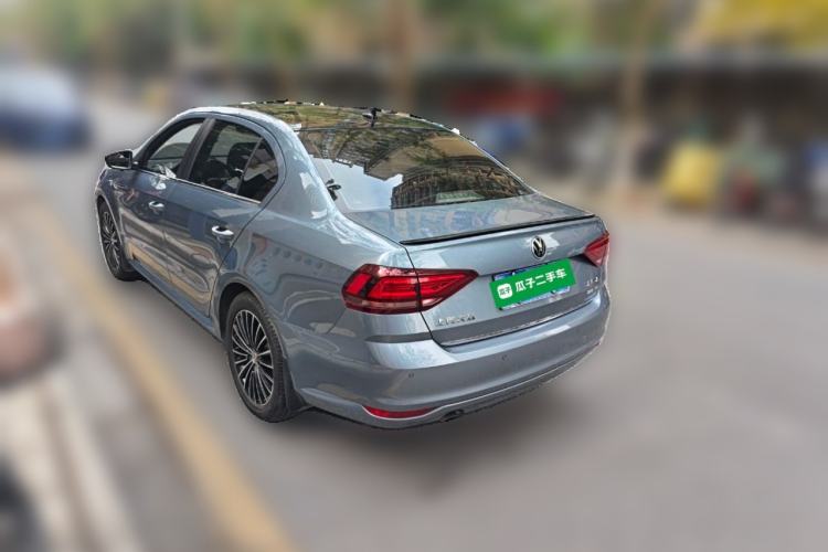 Used Volkswagen Lavida 2015 1.6L Automatic Fashion Edition