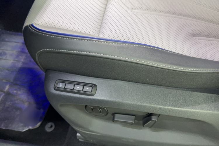 Used Volkswagen Tayron 2025 Tiguan L 380TSI 4Motion Luxury Easy Package Interior 8