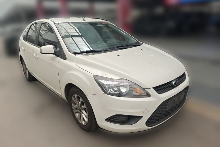 Used Ford Focus 2013 Hatchback Classic 1.8L Automatic Base Model Front Right 45 Deg
