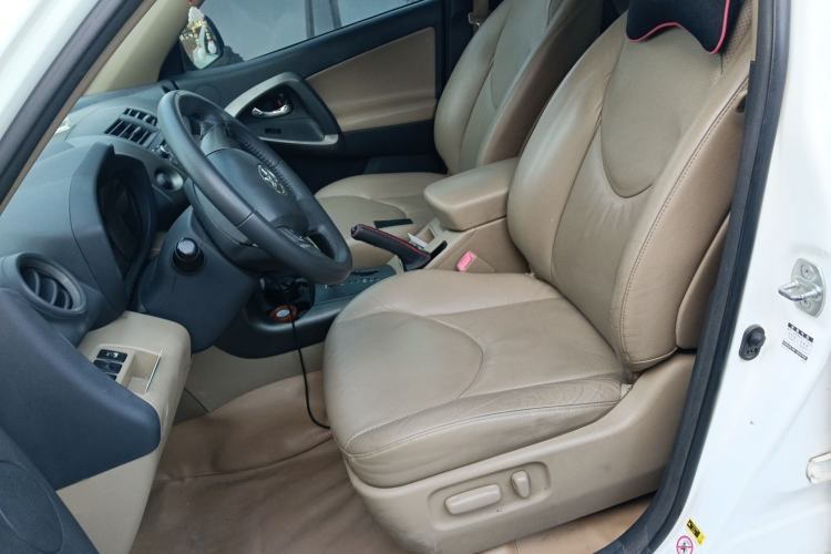 Used Toyota RAV4 2011 2.0L Automatic Luxury Edition
