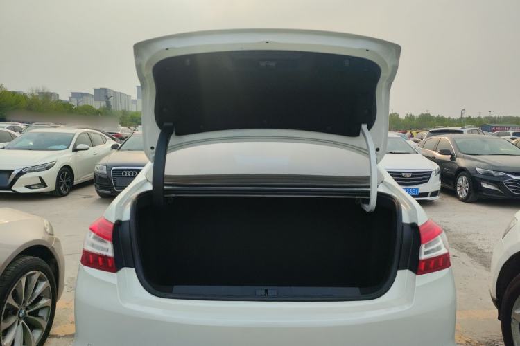 Used Peugeot 408 2014 1.8L Automatic Luxury Edition Trunk