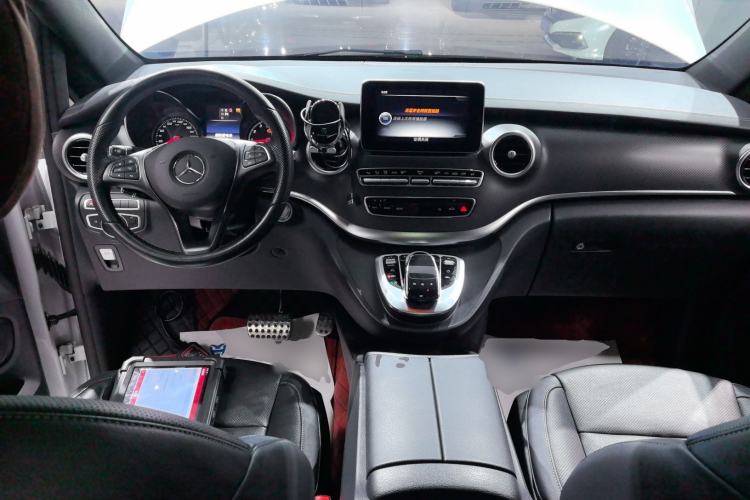 Used Mercedes-Benz V-Class 2018 V 260 Prestige Edition China VI

