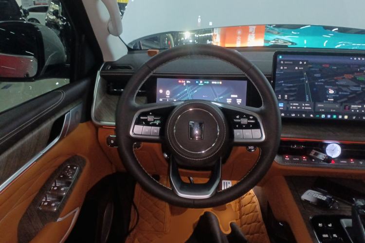 Used Tank 500 New Energy The 2025 Hi4-Z is definitely a hit. Steering Wheel