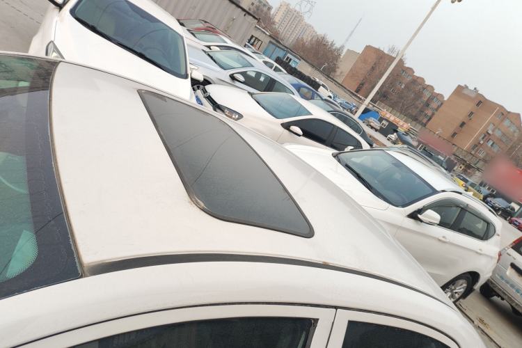 Used Zotye Z300 2016 New Vision 1.5L Manual Entry-Level Model with Sunroof
