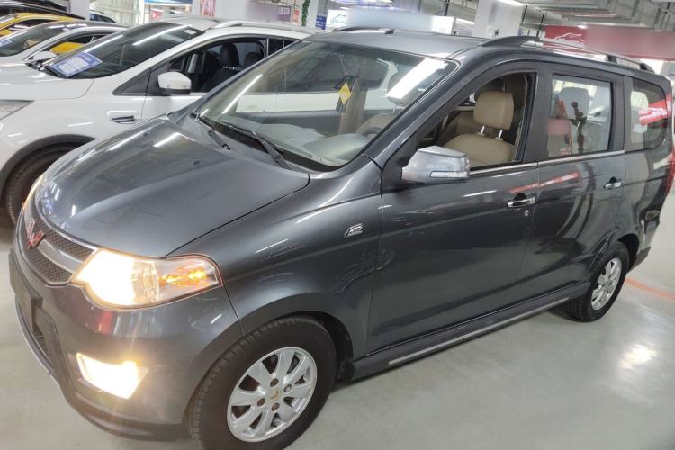 Used Wuling Hongguang 2014 1.5L S Luxury Model
