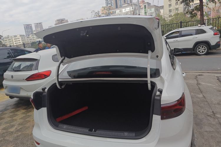 Used Geely Auto Emgrand 2023 4th Generation Champion Edition 1.5L CVT Prestige Model
