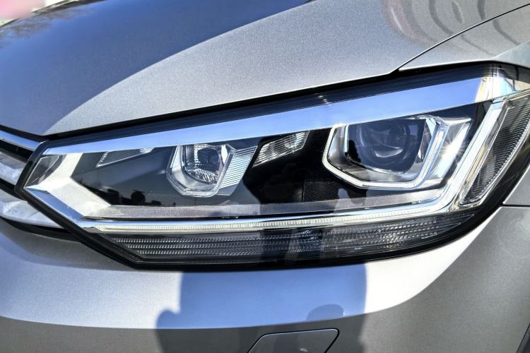 Used Volkswagen Touran 2018 Volkswagen Touran L 280TSI DSG Boundary Edition 7 Seats China VI Standard Left Front Headlight