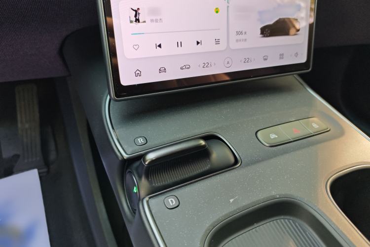 Used Nio ET5T 2024 75kWh Touring Gear Lever