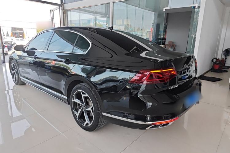 Used Volkswagen Magotan 2023 2 Million Units Limited Edition 330TSI DSG Leading Version Rear Left 45 Deg