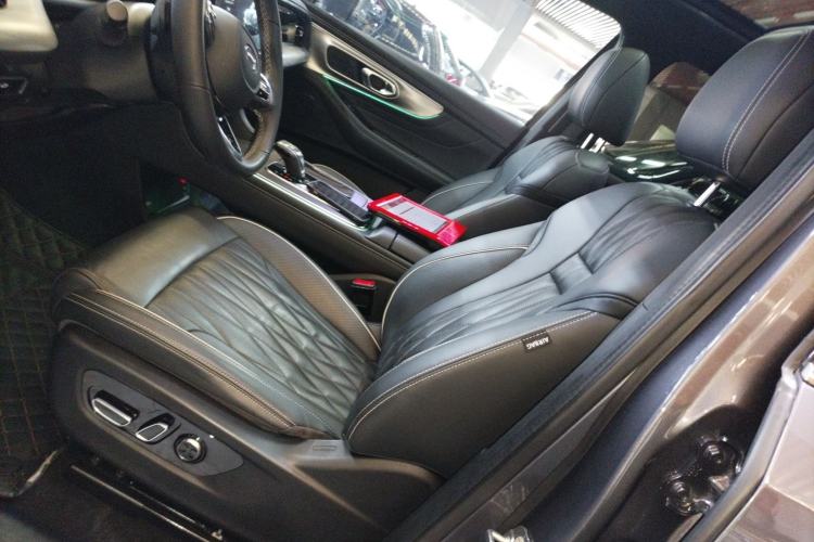 Used GAC Trumpchi GS8 2022 Linghang Series 2.0 TGDI Two-Wheel Drive Luxury Smart Connectivity Version (6 Seats)
