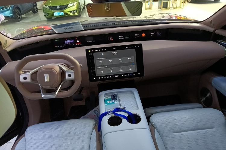 Used Avatr 07 2024 Ultra Range-Extended Four-Wheel Drive
