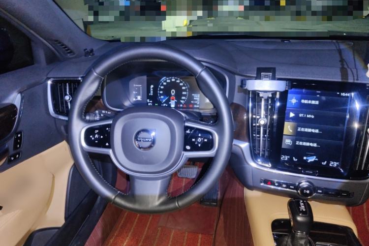 Used Volvo S90 2019 T4 Zhiyi Edition
