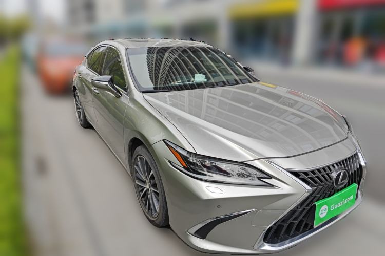 Used Lexus ES 2022 300h Deluxe Edition