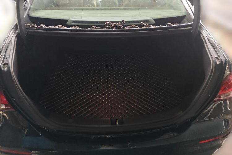 Used Mercedes-Benz E-Class 2022 Revised Version E 300 L Sport Luxury Edition Trunk