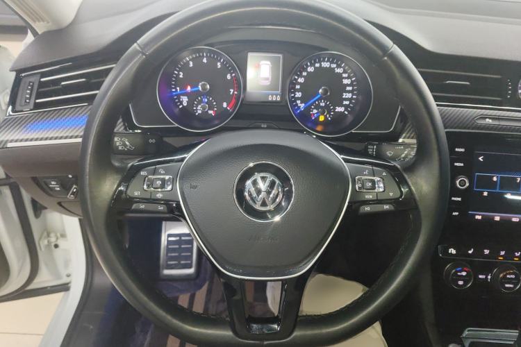 Used Volkswagen Variant 2016 380TSI Two-Wheel-Drive Style Edition Steering Wheel
