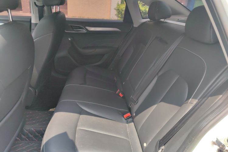 Used Roewe i6 2017 20T Automatic Internet ZhiZun Edition Left Rear Seat